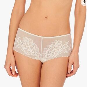 Natori Flora girl brief/boyshort white lace brand new with tag! Size Medium